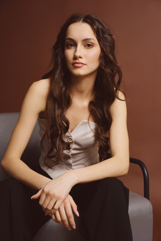 Our gorgeous Daria from @arsenbazia